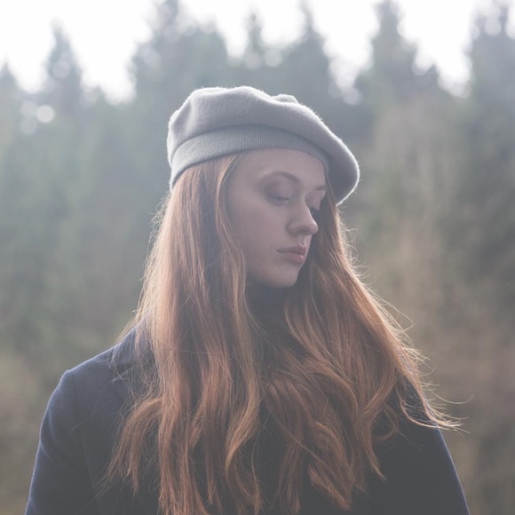 Robert Mackie Beret with Pom - Picture 3 of 6